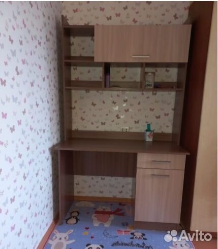 Стол с надстройкой компьютерный Ясень шимо