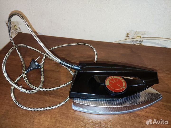 Электроутюг с терморегулятором СССР