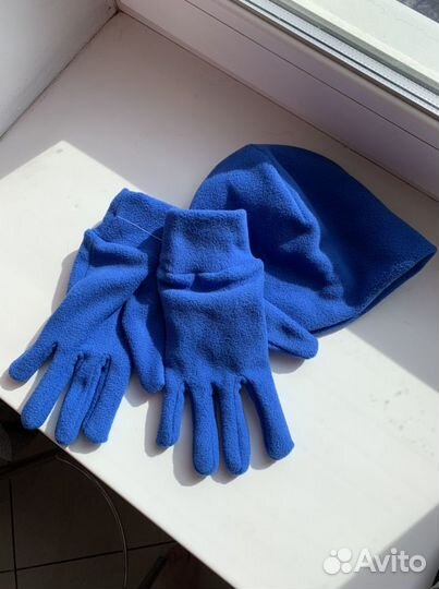 Шапочка и перчатки новые из флиса