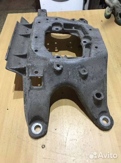 Кронштейн вариатора Audi A4 B8