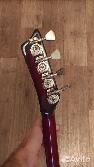 Бас-гитара 