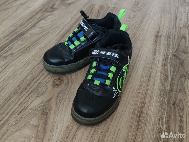 Кроссовки на колесиках heelys размер 33