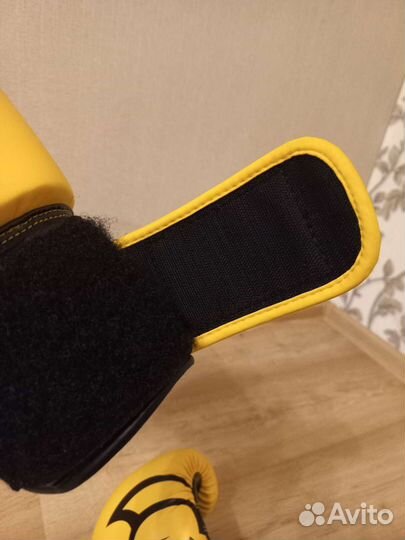 Боксерские перчатки