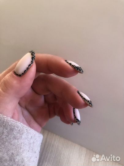 Маникюр, педикюр, наращивание ногтей