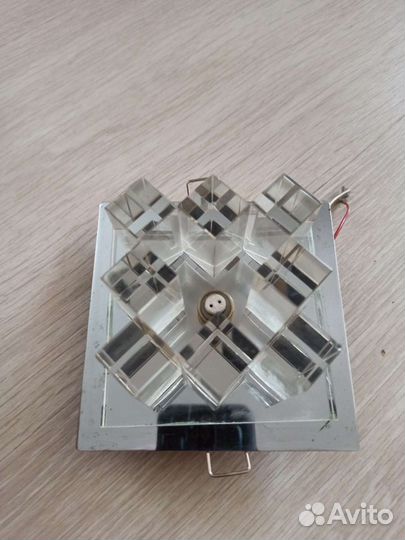 Светильник встраиваемый