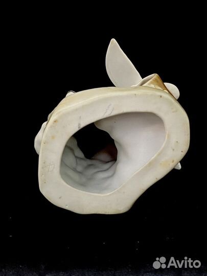 Статуэтка Птичница