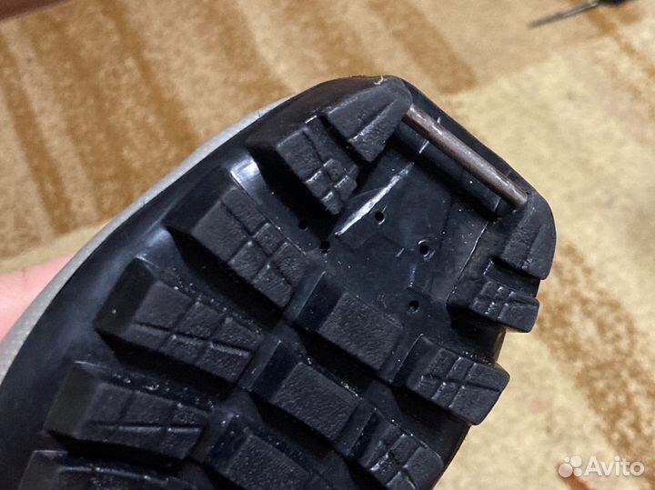 Лыжные ботинки