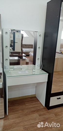 Стол туалетный Мемори ст-03