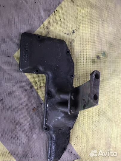 Mercedes крышка вентиляции Картера 4230150009