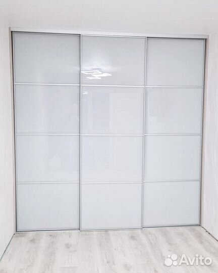 Двери купе в нишу