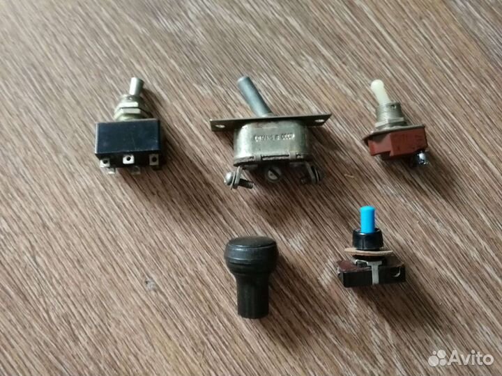 Переключатель тумблерный тп1-2 1975г.ссср