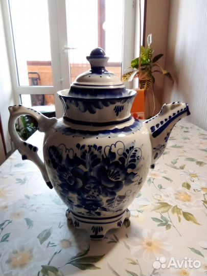 Чайник гжель