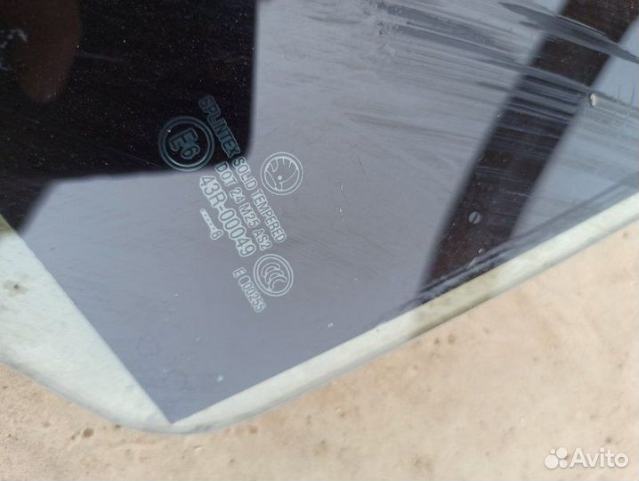 Стекло заднее левое Skoda Octavia A4 2000-2011
