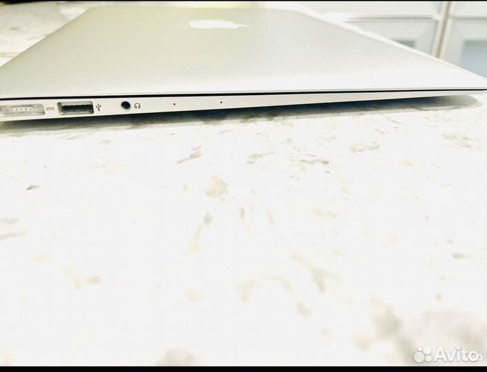 Б/у Apple macbook Air 13.3-2 ядра-1,8-2,9 Гц-128Гб