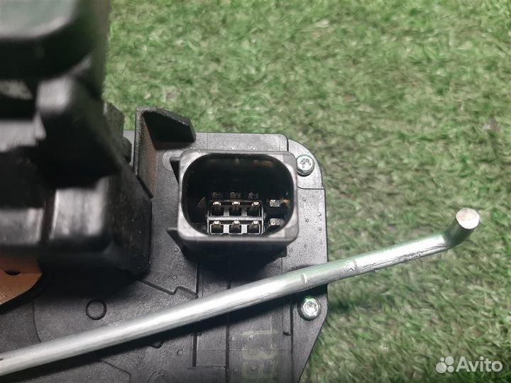 Замок двери задней левой Opel Antara 2014