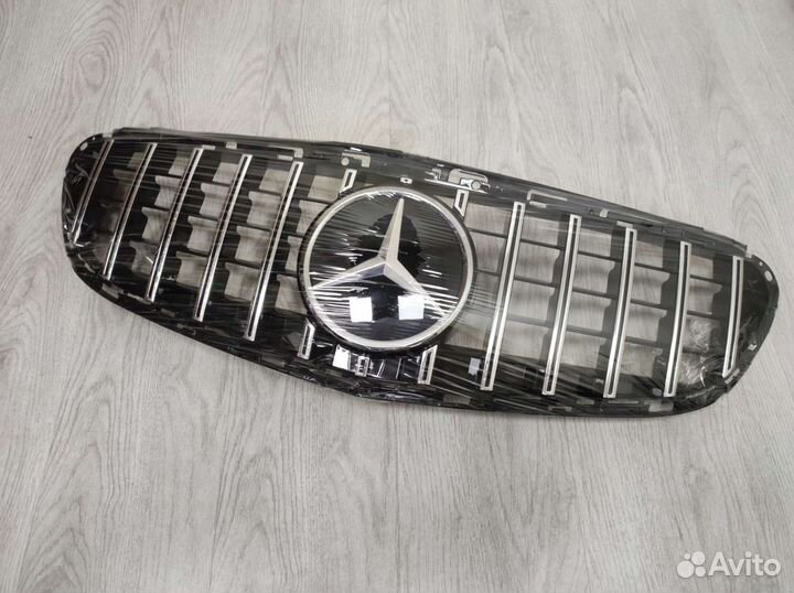 Решётка радиатора Mercedes W212