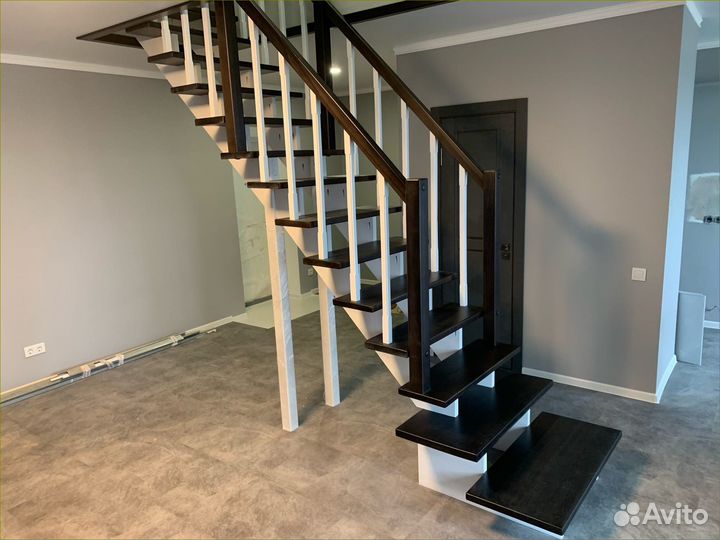 Лестница деревянная