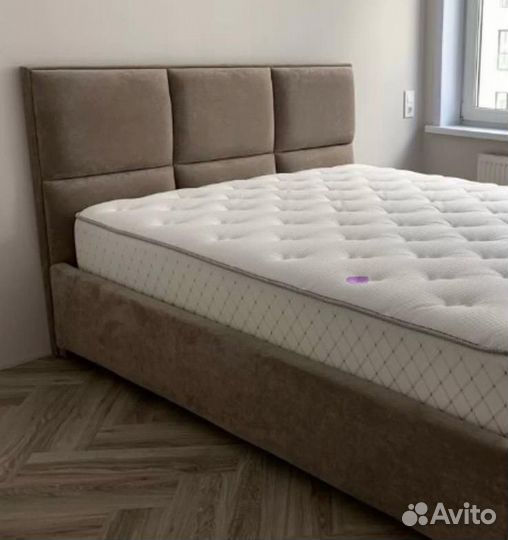 Кровать двухспальная