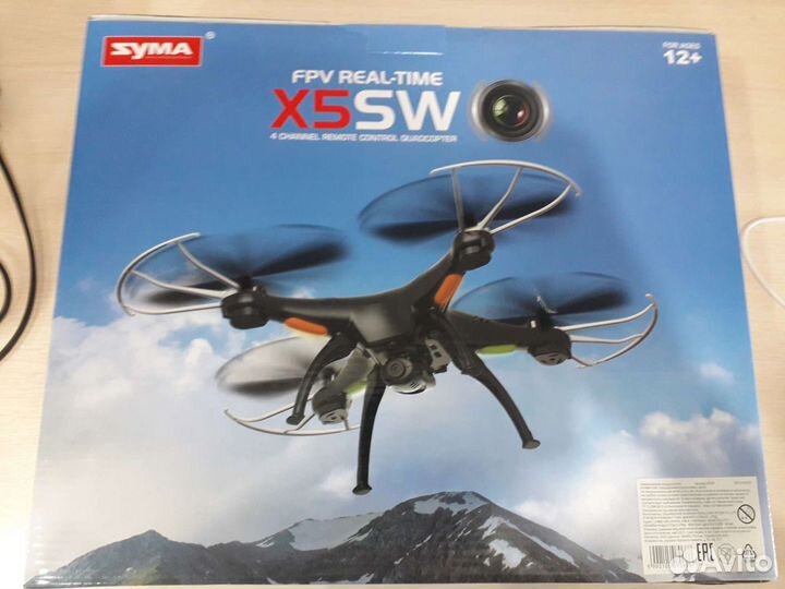 Квадрокоптер с камерой Syma x5sw