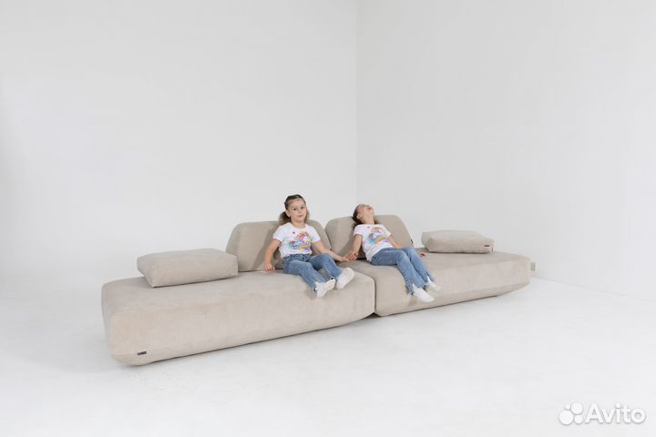 Диван со спальным местом 2700х1650 мм