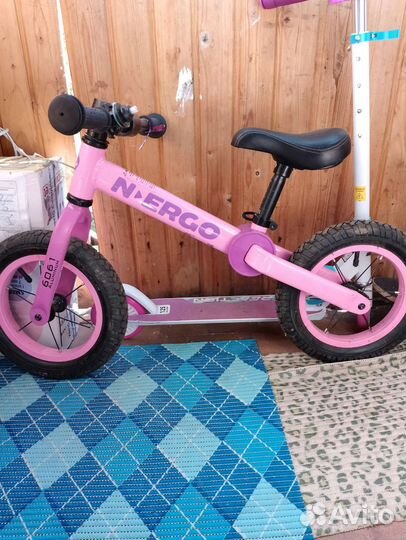 Беговел на 2-4 года для девочки