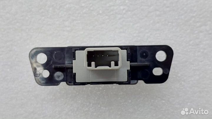 Кнопка аварийной сигнализации Mitsubishi Outlander