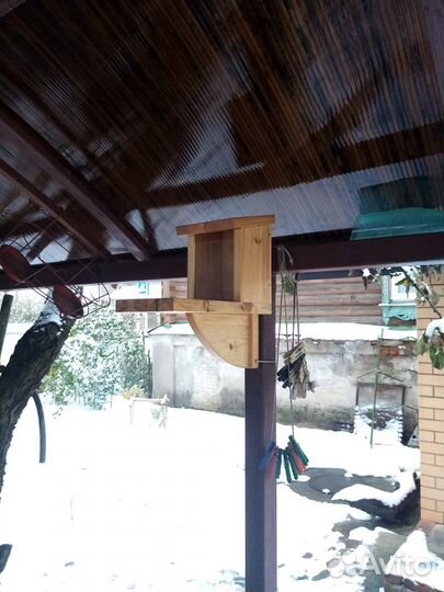 Кормушка для белок и птиц