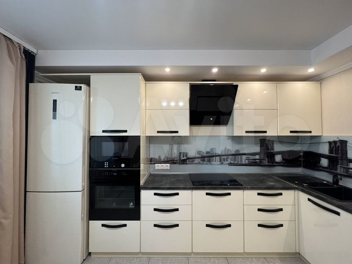 2-к. квартира, 75 м², 7/10 эт.