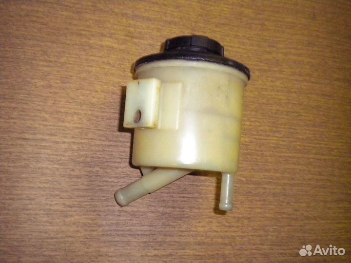 Бачок насоса гур Nissan Cefiro A32