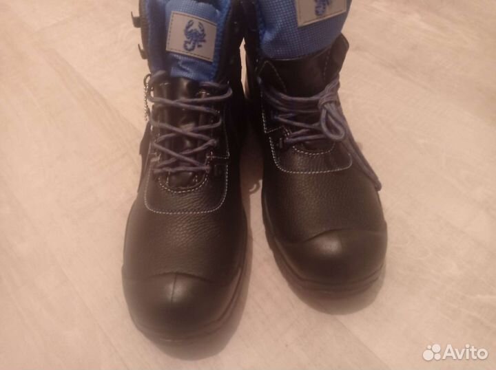 Ботинки мужские 43 размер новые оригинал на весну