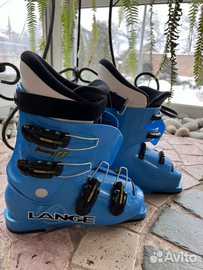 Детские горные лыжи Dynastar с ботинками и шлемом