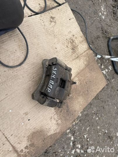 Суппорт передний правый Suzuki Sx4