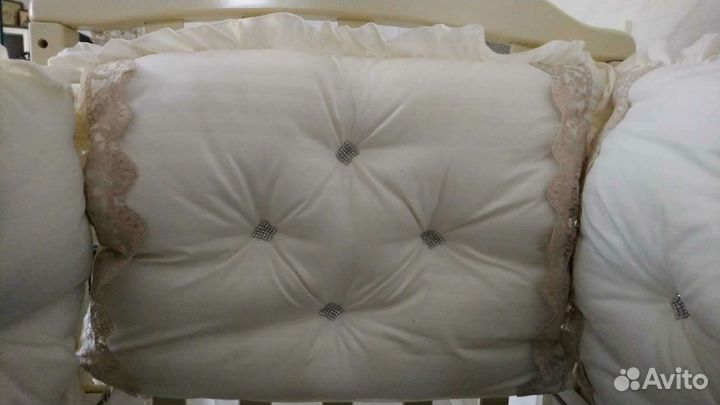 Комплект в детскую кроватку в идеальном состоянии