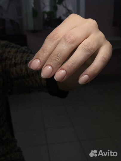 Модель на маникюр