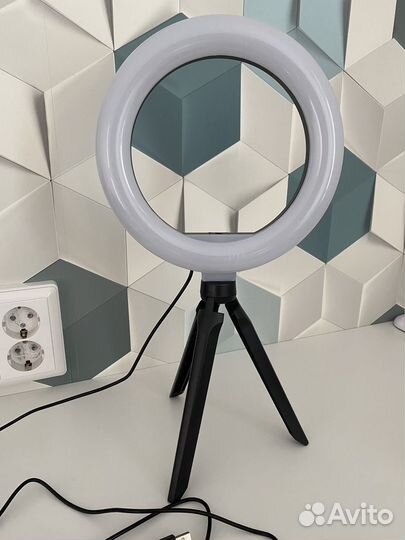 Кольцевая лампа со штативом