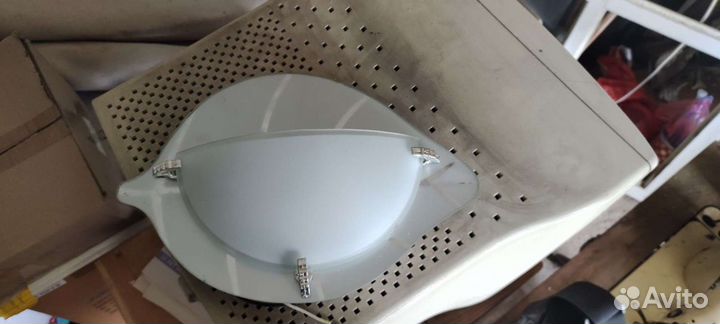 Продам люстры