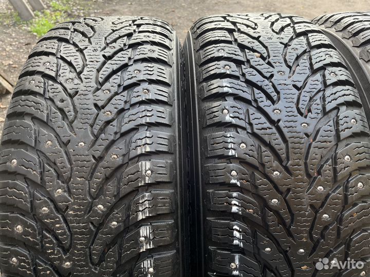Nokian Tyres Hakkapeliitta 9 SUV 215/65 R16 102T