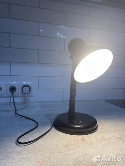 Лампа настольная