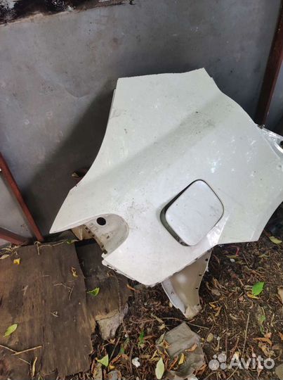 Задняя крыло правая на Шевроле Лачетти