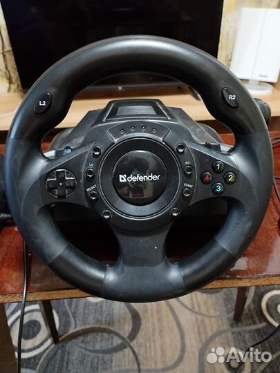 Игровой руль с педалями