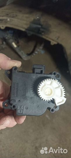 Сервопривод заслонки печки toyota camry v50 2.5