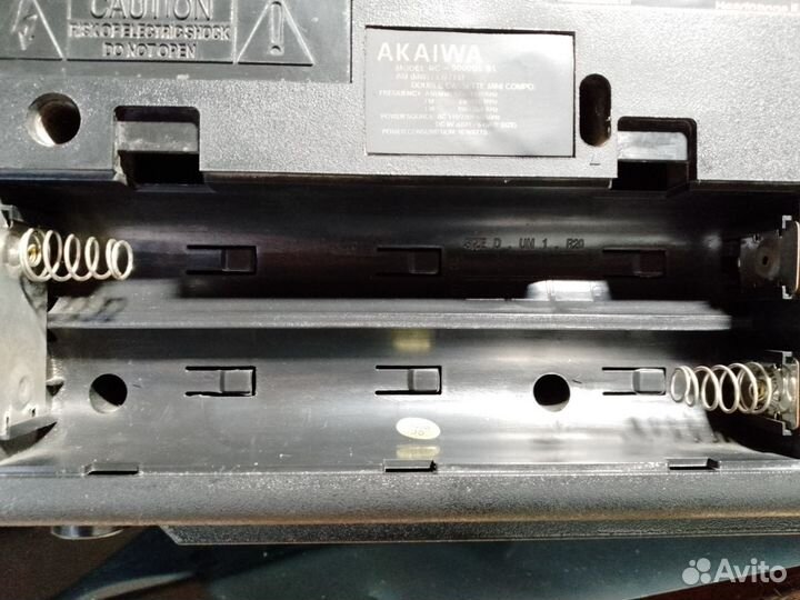 Двух касетный магнитофон akaiwa