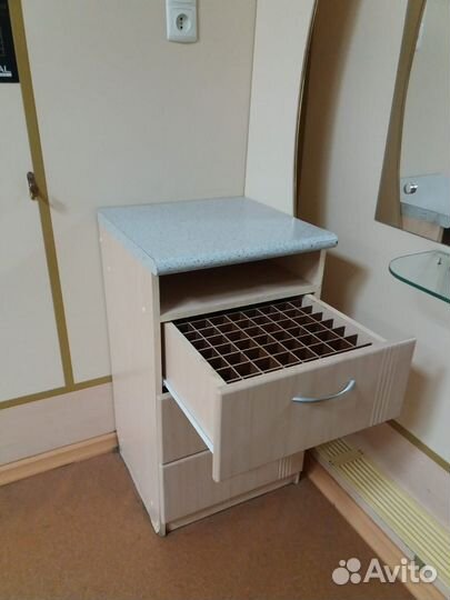 Тумба парикмахерская для препаратов