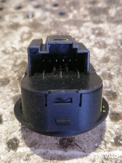 Блок управления зеркалами Skoda Yeti 1.2