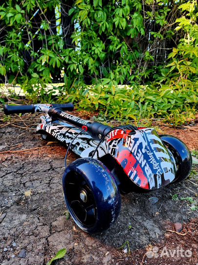 Новый Детский электросамокат трехколесный