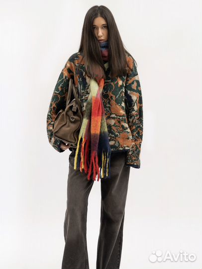 Красный шарф