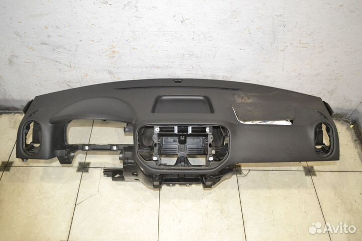 Торпедо Volkswagen Tiguan