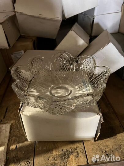 Ваза хрустальная. новая много