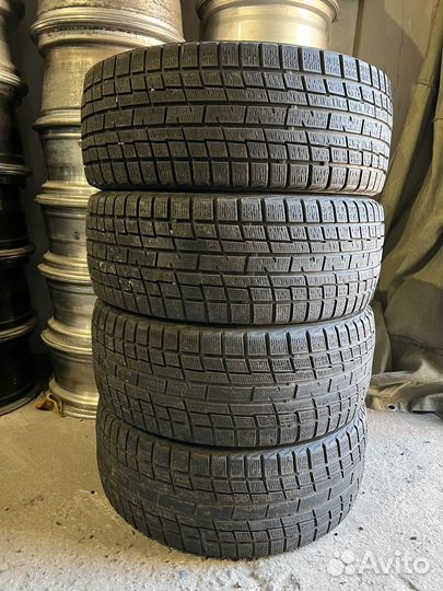 Yokohama Ice Guard IG30 215/45 R17
