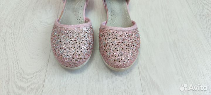 Нарядные туфли размер 32